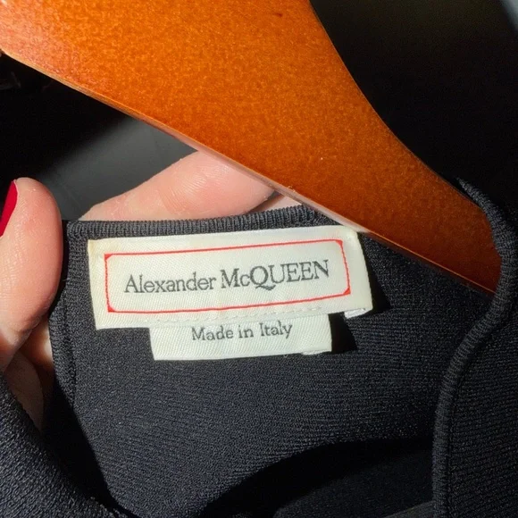 Alexander McQueen Black Dress with White Detailing - Picture 4 of 5